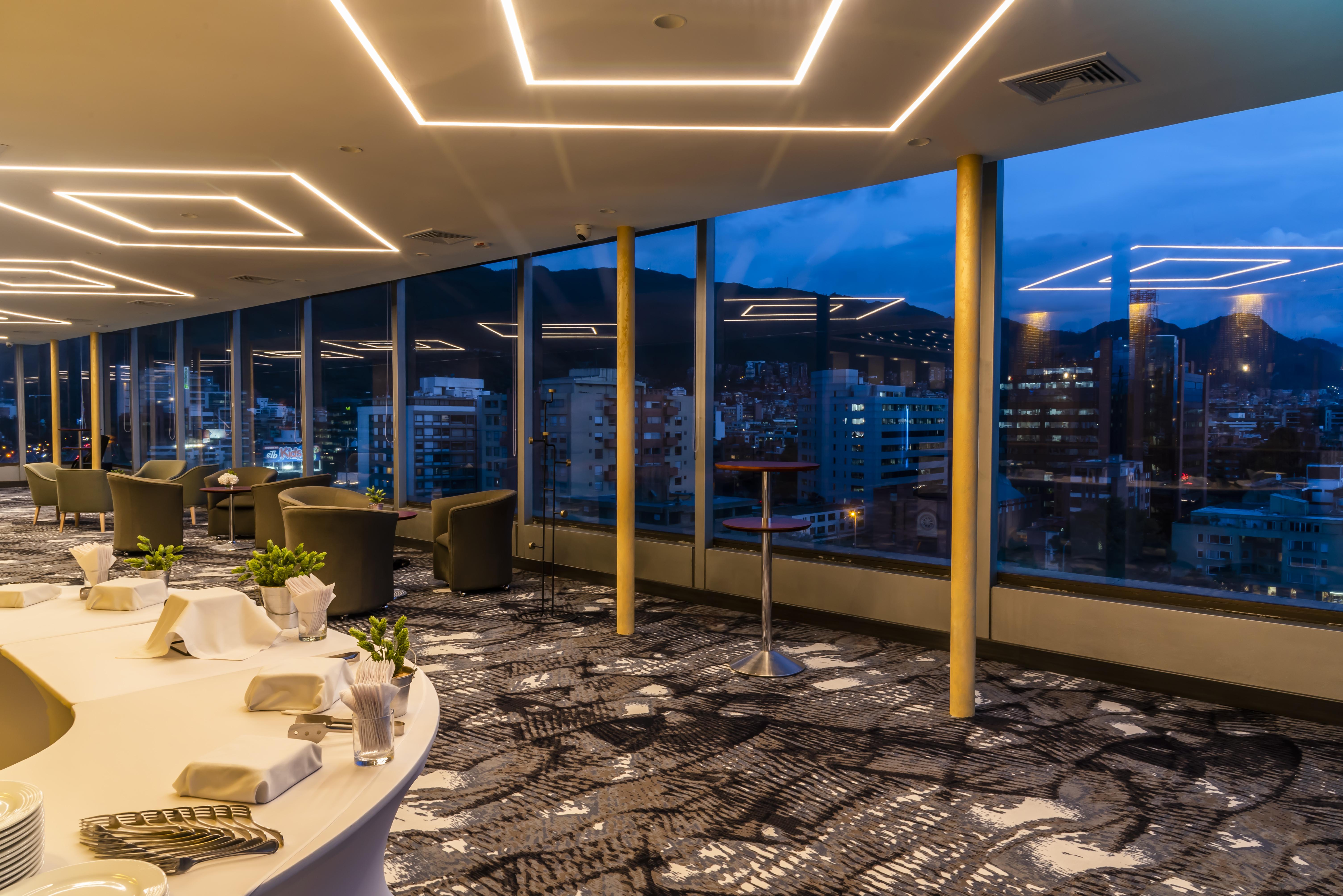 Bogota Plaza Hotel Bogotá Exterior foto The lounge at the airport