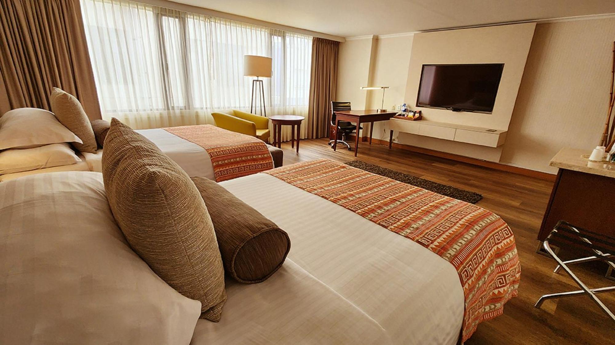 Bogota Plaza Hotel Bogotá Exterior foto A room at the hotel