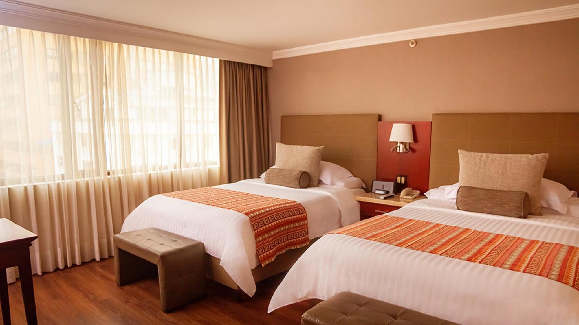 Bogota Plaza Hotel Bogotá Exterior foto A room at the hotel